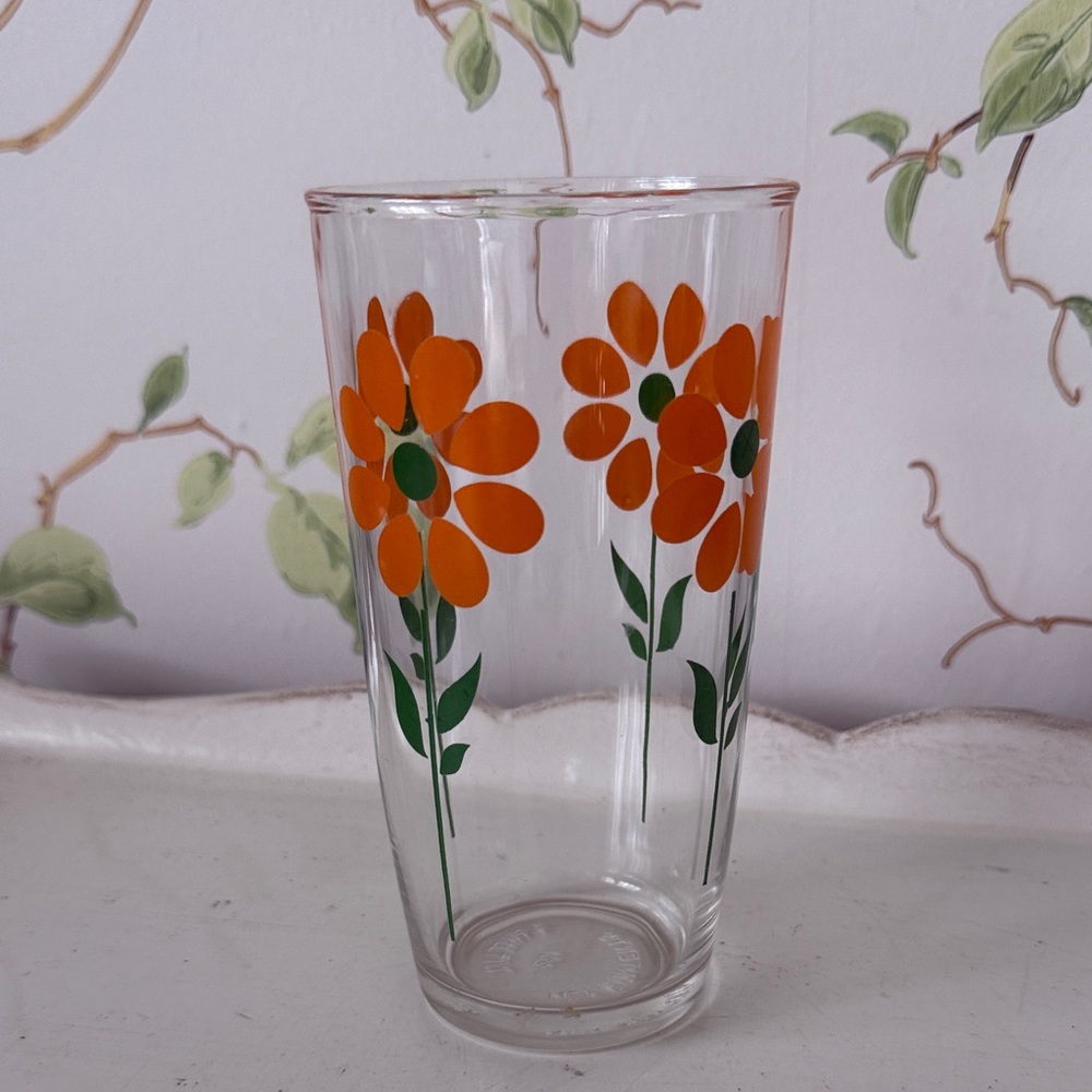 Vintage Hazel-Atlas Orange Daisy Floral Glassware - Tumbler - Sour Cream Glass - Picture 1 of 6